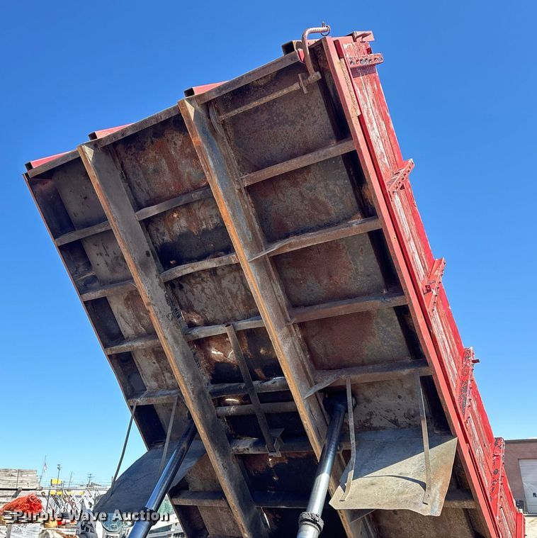 image for item DH9916 1995 International 4700 dump truck