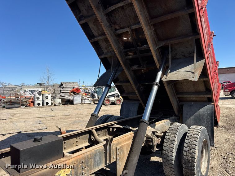 image for item DH9916 1995 International 4700 dump truck