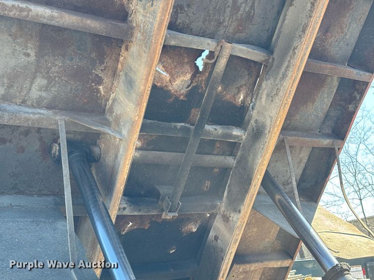 image for item DH9916 1995 International 4700 dump truck