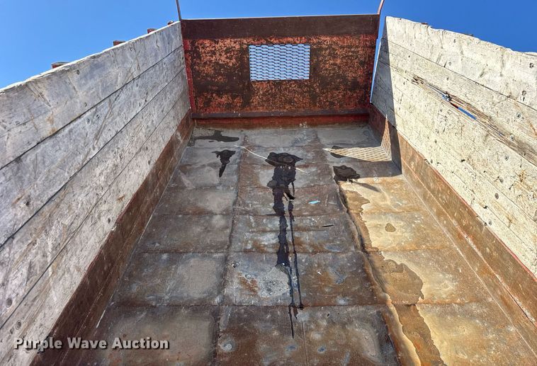 image for item DH9916 1995 International 4700 dump truck