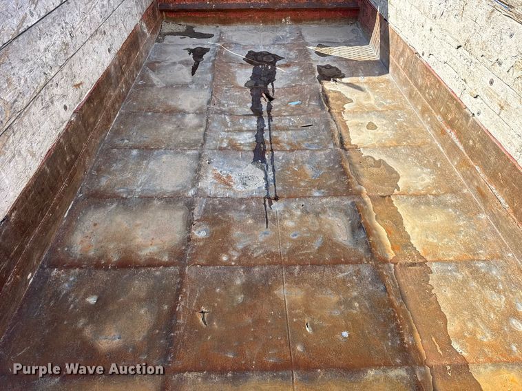 image for item DH9916 1995 International 4700 dump truck