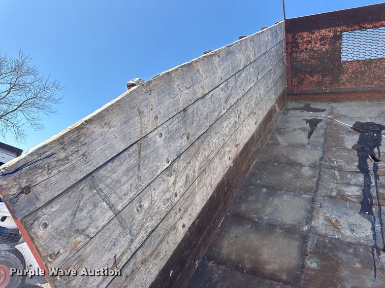 image for item DH9916 1995 International 4700 dump truck