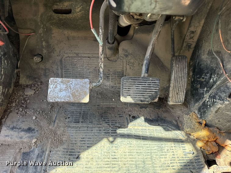 image for item DH9916 1995 International 4700 dump truck