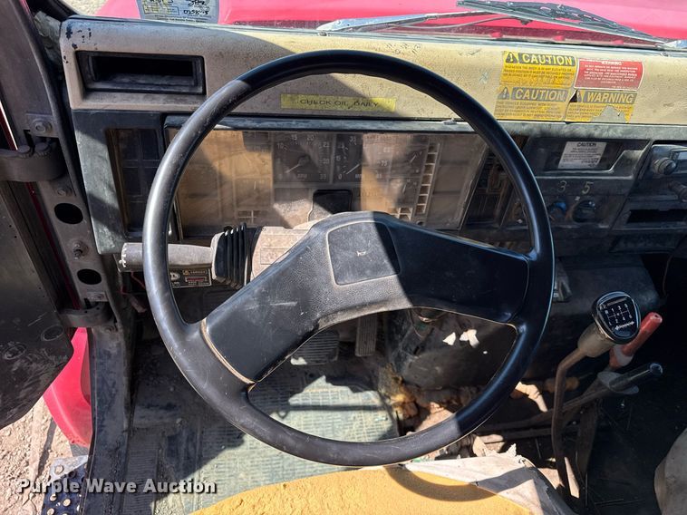 image for item DH9916 1995 International 4700 dump truck