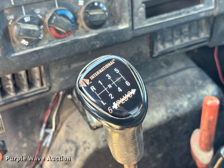 image for item DH9916 1995 International 4700 dump truck