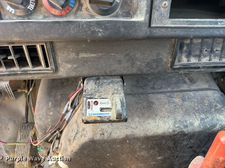 image for item DH9916 1995 International 4700 dump truck