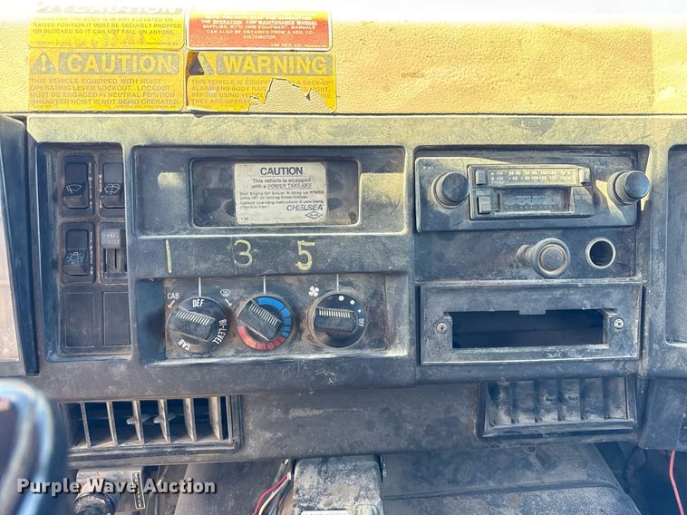 image for item DH9916 1995 International 4700 dump truck