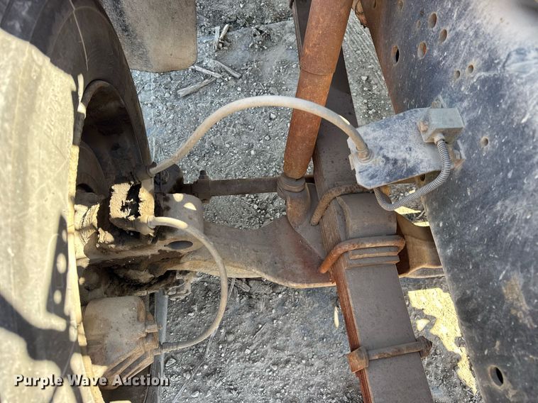 image for item DH9916 1995 International 4700 dump truck