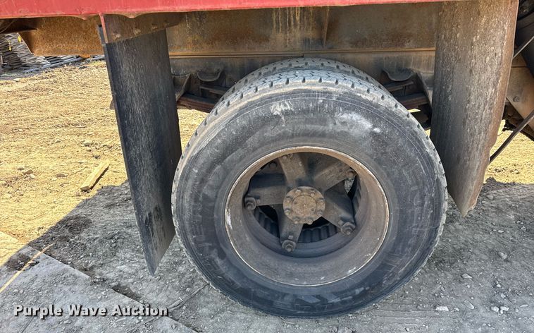 image for item DH9916 1995 International 4700 dump truck