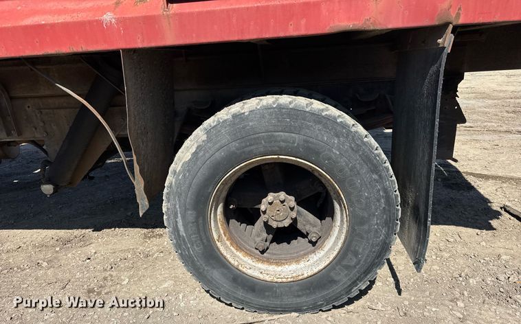 image for item DH9916 1995 International 4700 dump truck