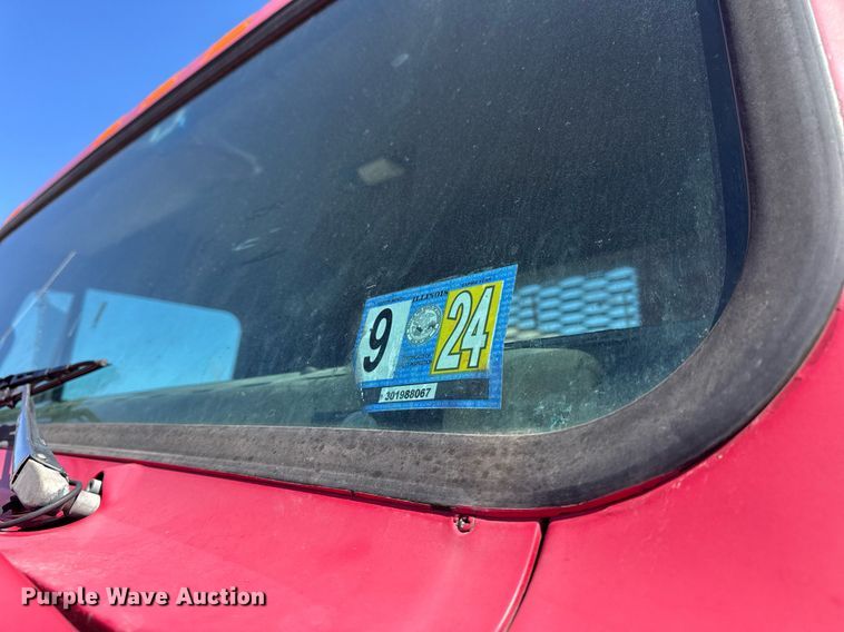 image for item DH9916 1995 International 4700 dump truck