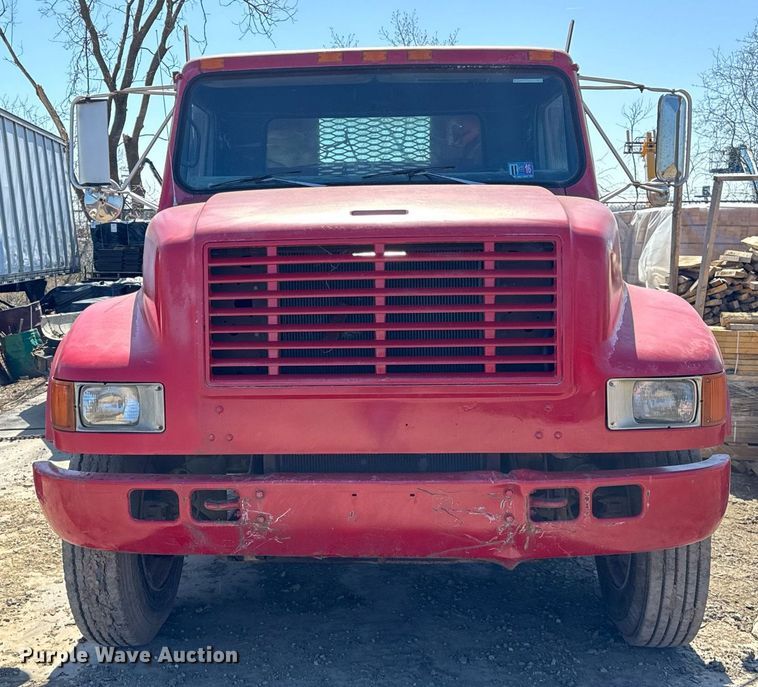 image for item DH9917 1994 International 4600 dump truck