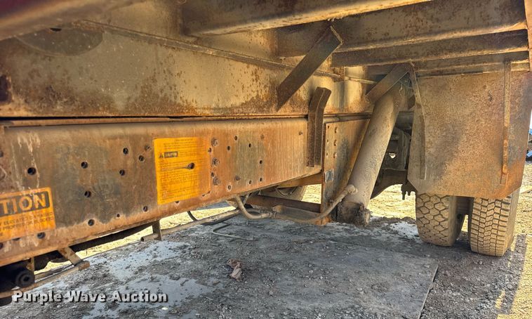 image for item DH9917 1994 International 4600 dump truck