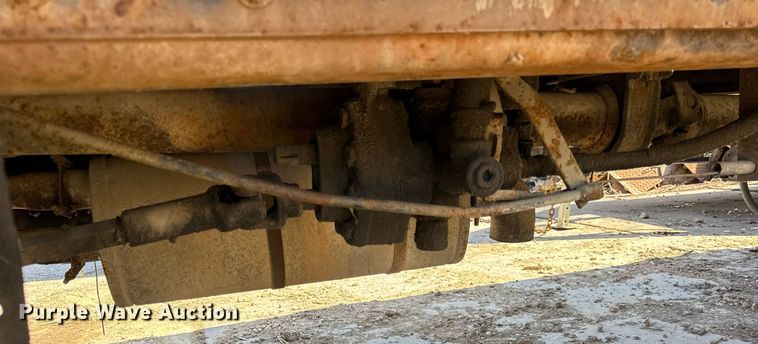 image for item DH9917 1994 International 4600 dump truck