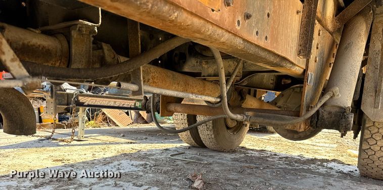 image for item DH9917 1994 International 4600 dump truck