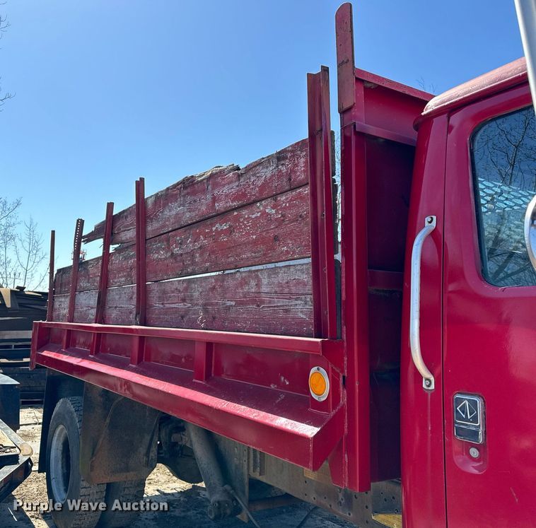 image for item DH9917 1994 International 4600 dump truck
