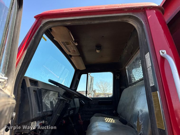 image for item DH9917 1994 International 4600 dump truck