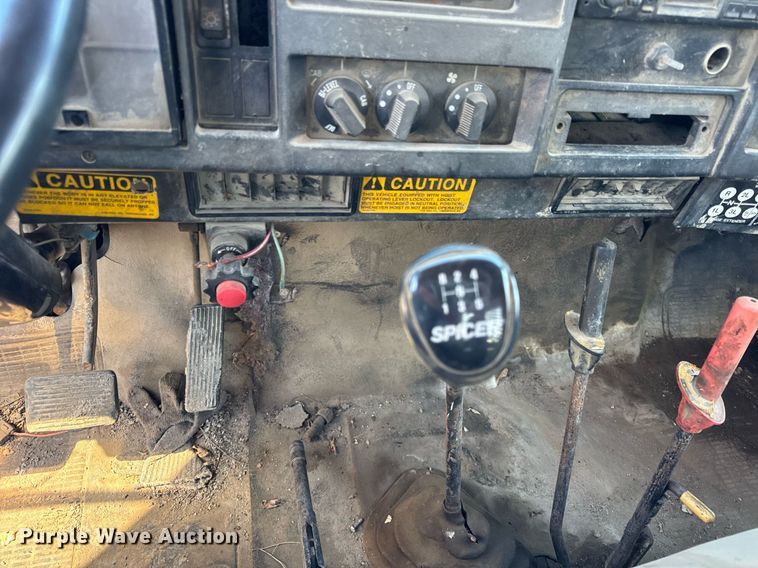 image for item DH9917 1994 International 4600 dump truck