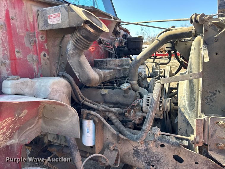 image for item DH9917 1994 International 4600 dump truck