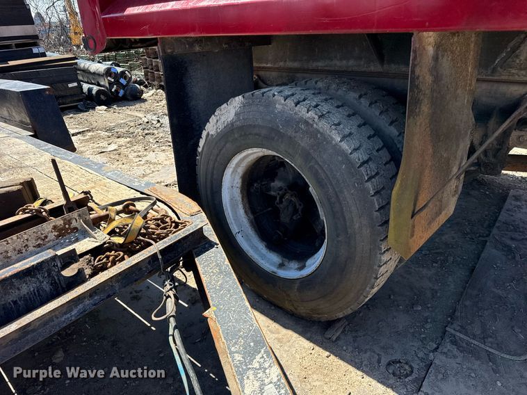 image for item DH9917 1994 International 4600 dump truck