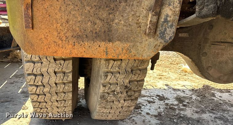 image for item DH9917 1994 International 4600 dump truck