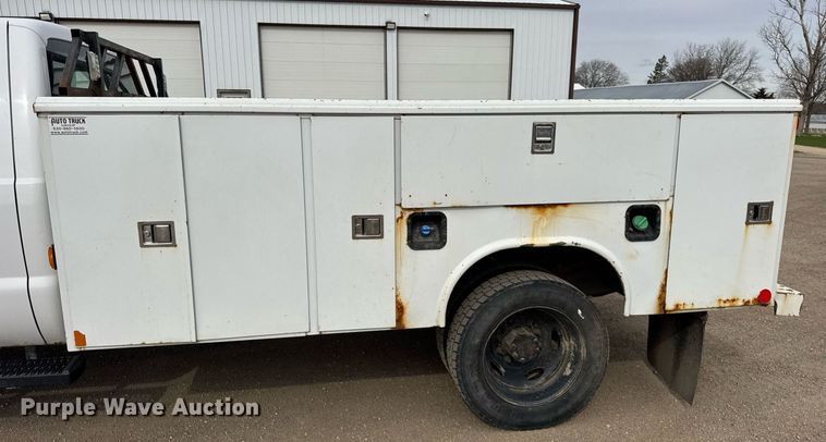 image for item DH9919 2015 Ford F550 Super Duty utility / service truck