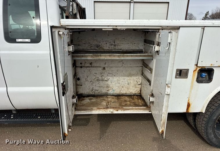 image for item DH9919 2015 Ford F550 Super Duty utility / service truck