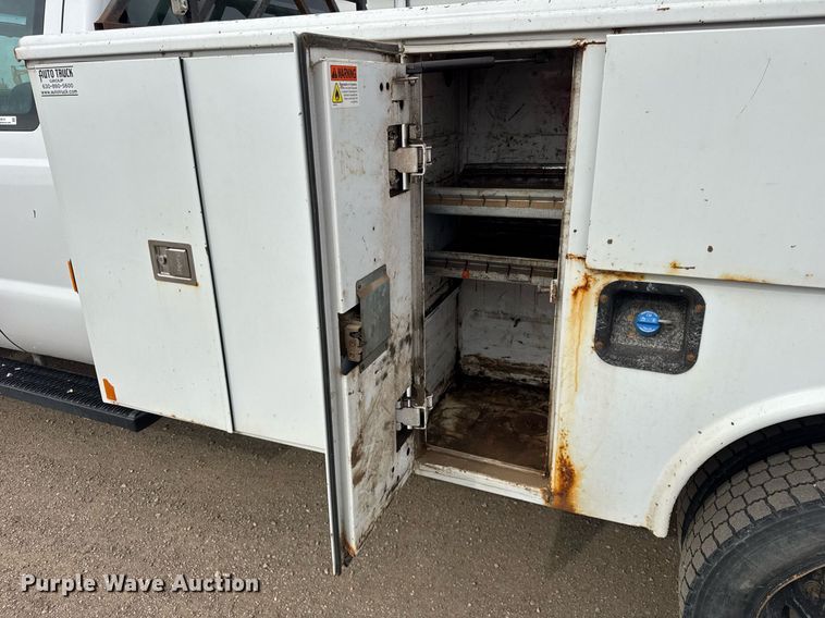 image for item DH9919 2015 Ford F550 Super Duty utility / service truck