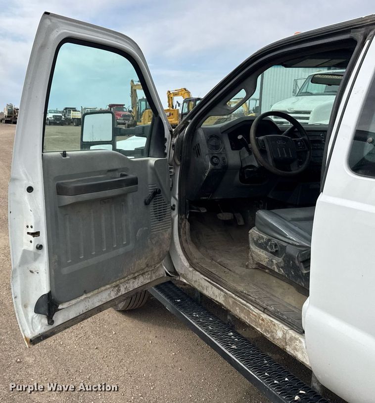 image for item DH9919 2015 Ford F550 Super Duty utility / service truck