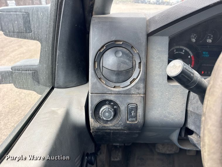 image for item DH9919 2015 Ford F550 Super Duty utility / service truck