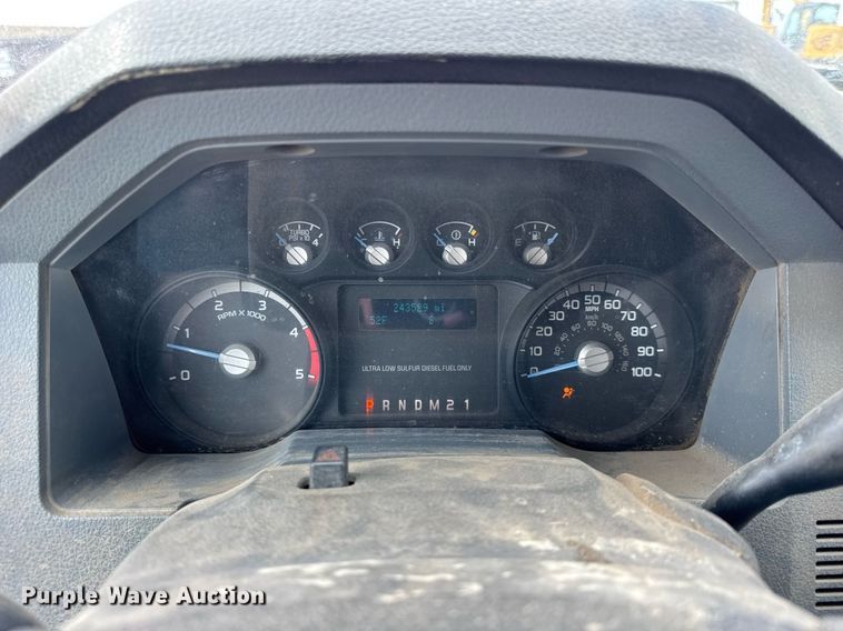 image for item DH9919 2015 Ford F550 Super Duty utility / service truck