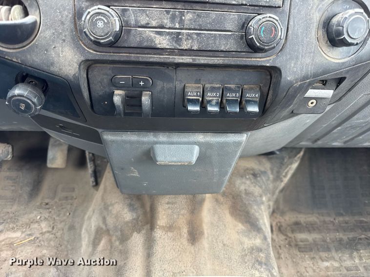 image for item DH9919 2015 Ford F550 Super Duty utility / service truck