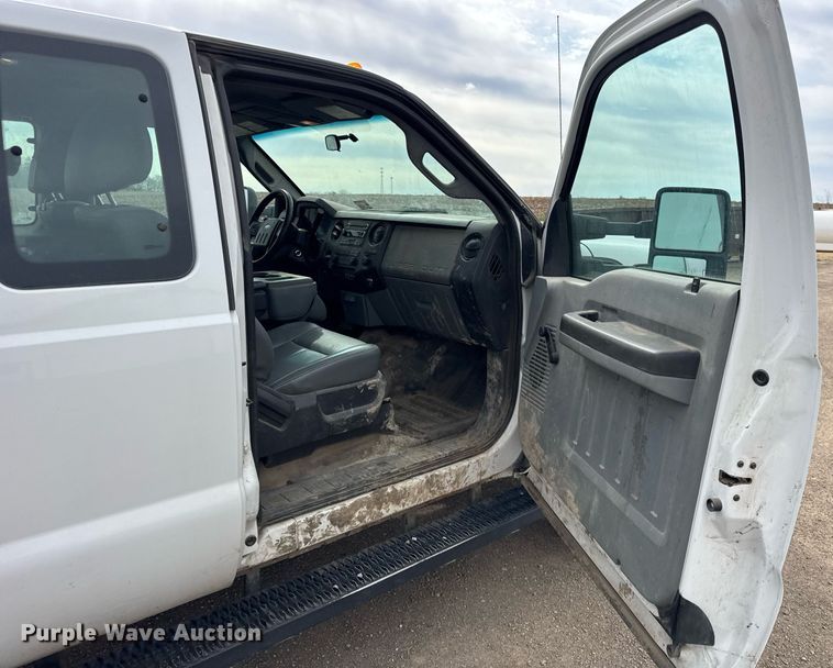 image for item DH9919 2015 Ford F550 Super Duty utility / service truck