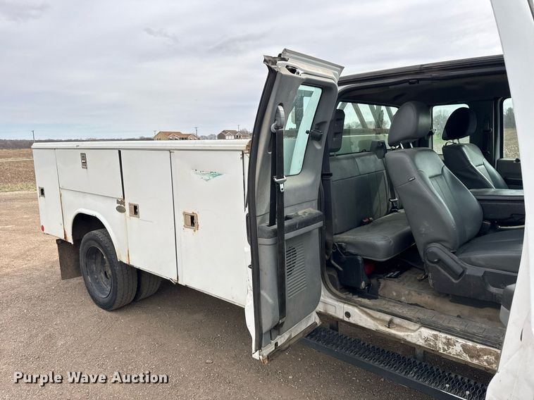 image for item DH9919 2015 Ford F550 Super Duty utility / service truck