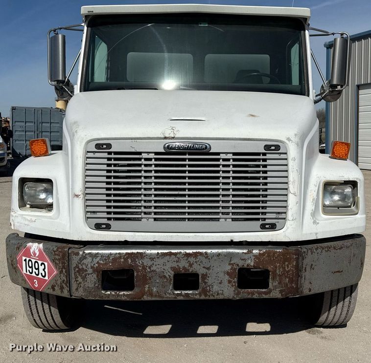 image for item DM5639 2003 Freightliner Business Class M2 fuel / lube truck