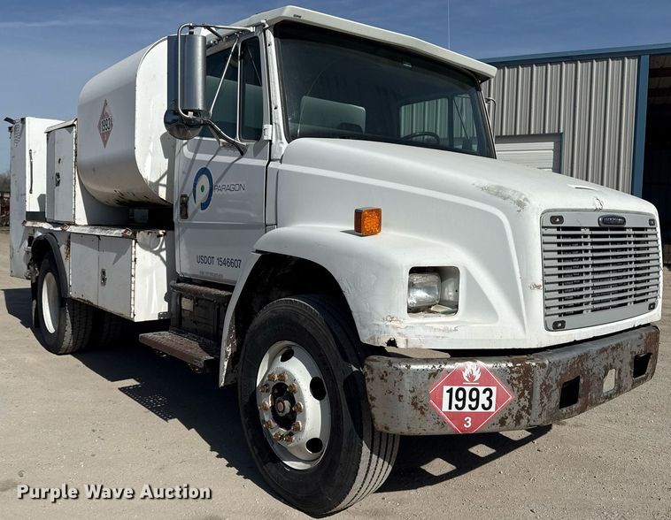 image for item DM5639 2003 Freightliner Business Class M2 fuel / lube truck