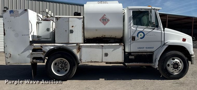 image for item DM5639 2003 Freightliner Business Class M2 fuel / lube truck