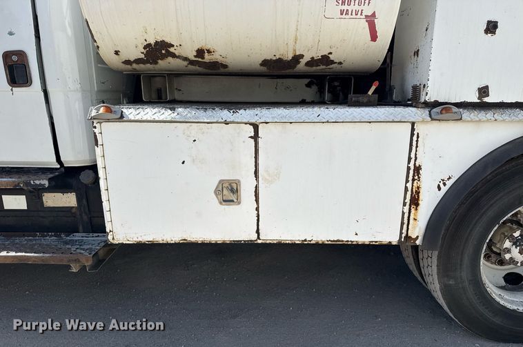 image for item DM5639 2003 Freightliner Business Class M2 fuel / lube truck