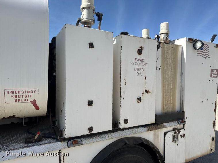 image for item DM5639 2003 Freightliner Business Class M2 fuel / lube truck