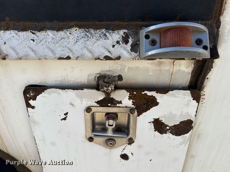 image for item DM5639 2003 Freightliner Business Class M2 fuel / lube truck