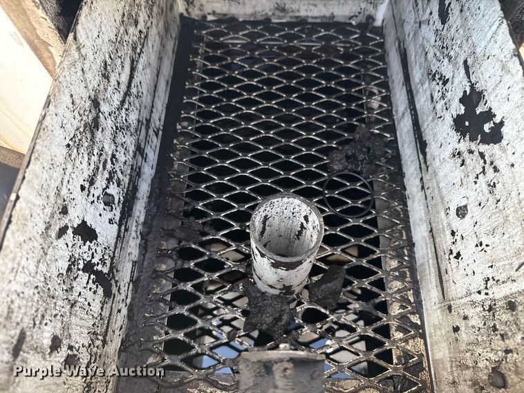 image for item DM5639 2003 Freightliner Business Class M2 fuel / lube truck