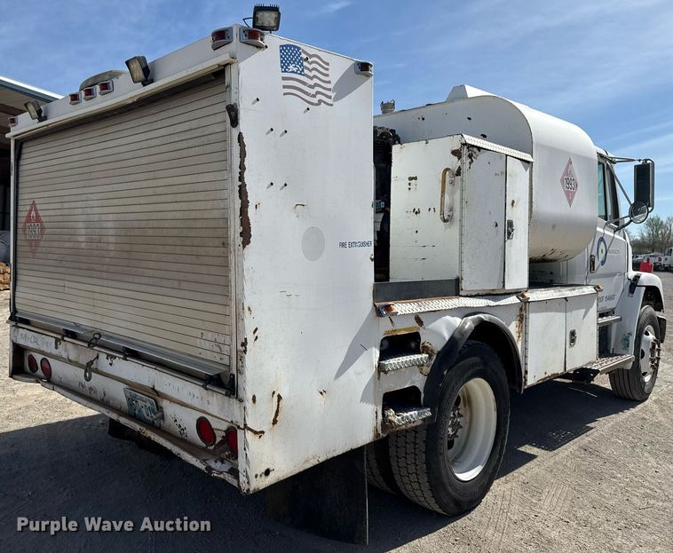 image for item DM5639 2003 Freightliner Business Class M2 fuel / lube truck