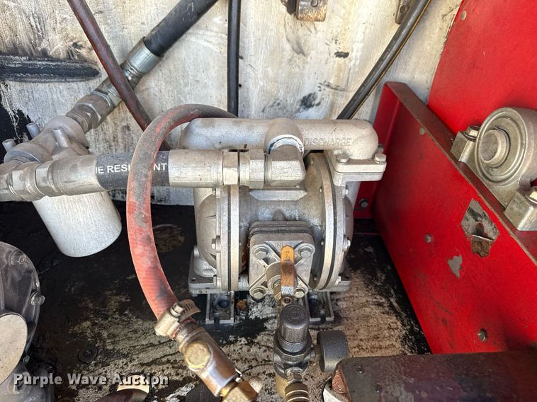 image for item DM5639 2003 Freightliner Business Class M2 fuel / lube truck