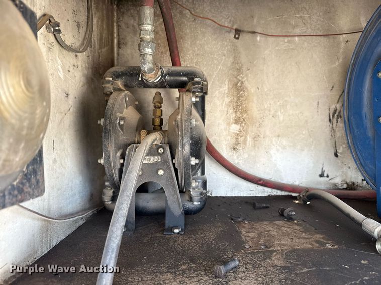 image for item DM5639 2003 Freightliner Business Class M2 fuel / lube truck