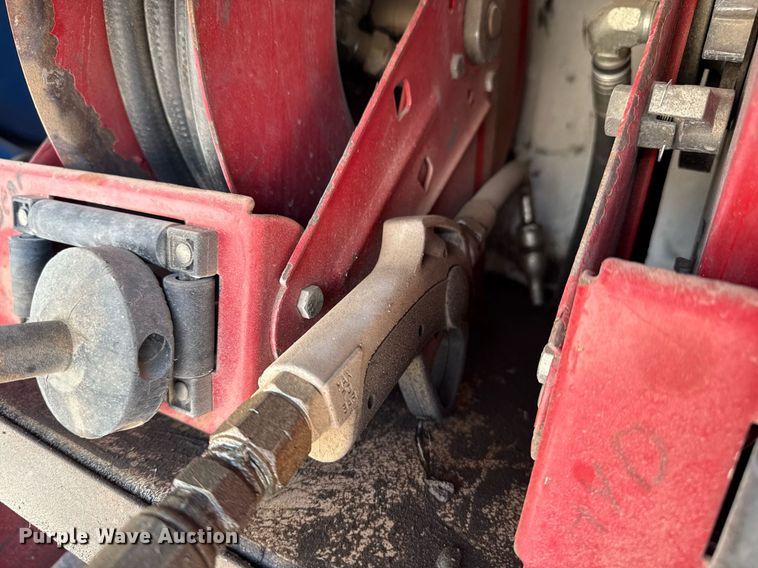 image for item DM5639 2003 Freightliner Business Class M2 fuel / lube truck