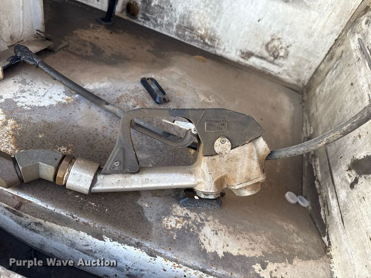 image for item DM5639 2003 Freightliner Business Class M2 fuel / lube truck