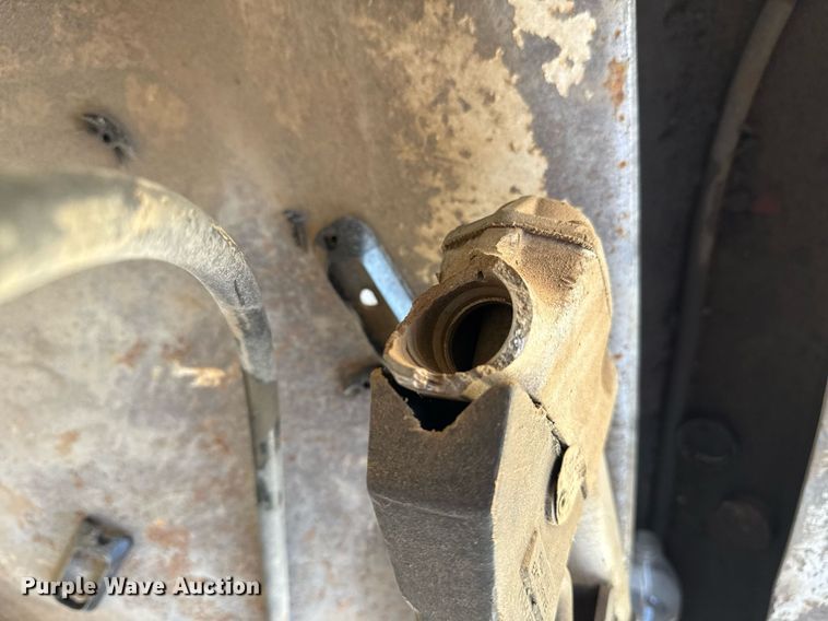 image for item DM5639 2003 Freightliner Business Class M2 fuel / lube truck