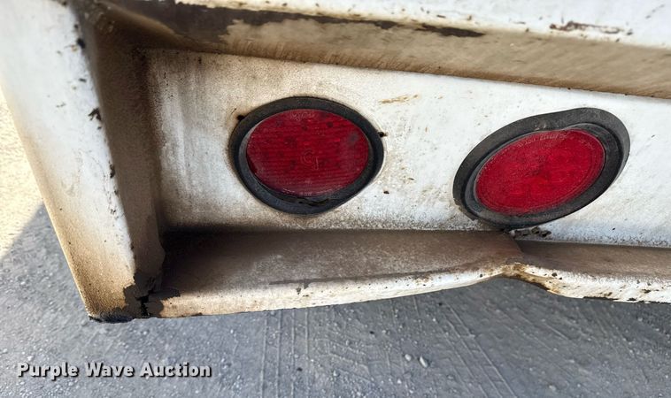 image for item DM5639 2003 Freightliner Business Class M2 fuel / lube truck