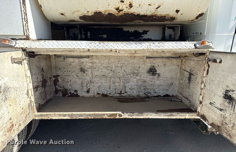 image for item DM5639 2003 Freightliner Business Class M2 fuel / lube truck