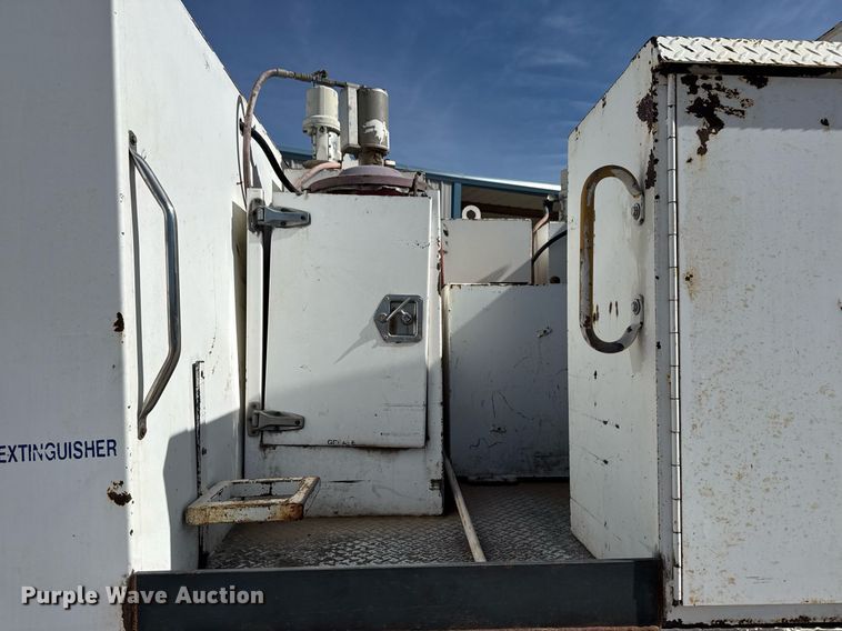 image for item DM5639 2003 Freightliner Business Class M2 fuel / lube truck